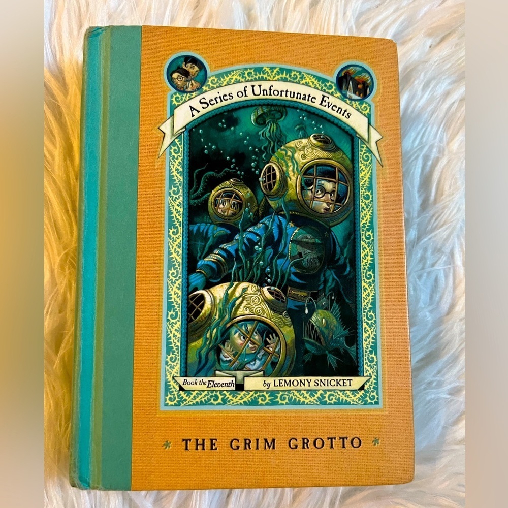 A Series of Unfortunate Events #11 - The Grim Grotto • by Lemony Snickett ©